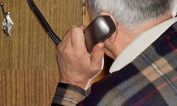 120.000 Euro verlangten die Betrüger via Telefon von dem betagten Mann. (Symbolbild)