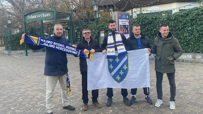 Bosnien-Fans sind auch schon im Prater zu finden.
