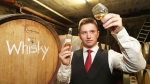 Julian Dopler verleiht seinen Whisky eine spezielle Wein-Note.