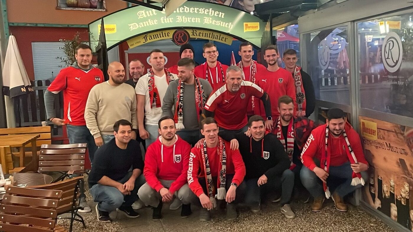 ÖFB-Fans bereiten sich auf das große Spiel vor! 