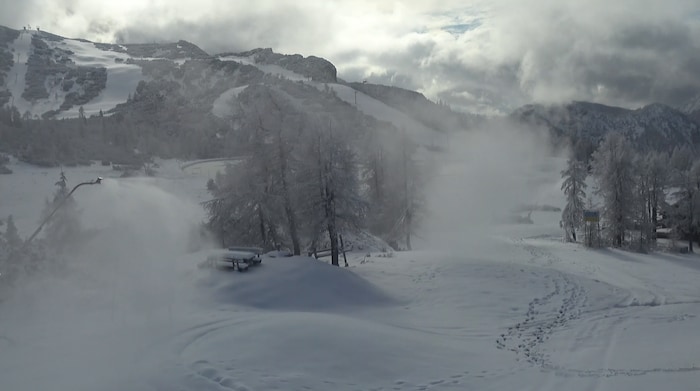Auch am Hinterstoder liegt bereits Naturschnee