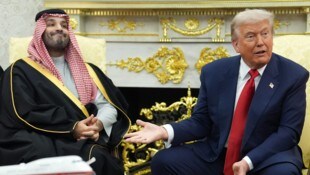 Äußerst amikal empfing Trump Mohammed bin Salman im Weißen Haus – und ließ ihn hören, was er ...