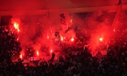 Die Bosnien-Fans markierten nicht nur lautstärkentechnisch ihr Revier.