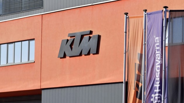 KTM gehört jetzt ganz offiziell dem indischen Fahrzeugbauer Bajaj.