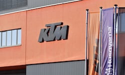 KTM gehört jetzt ganz offiziell dem indischen Fahrzeugbauer Bajaj.