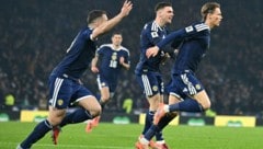 Schottland siegt spät gegen Dänemark und fährt 2026 zur WM.
