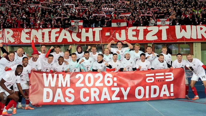 Unsere ÖFB-Helden jubeln mit den Fans über das WM-Ticket.