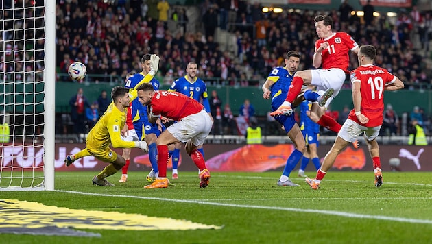 Redemption! Michael Gregoritsch scores to make it 1:1 - and makes history.