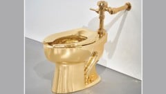 Kunst mit praktischer Funktion: Die Toilette aus Gold von Maurizio Cattelan
