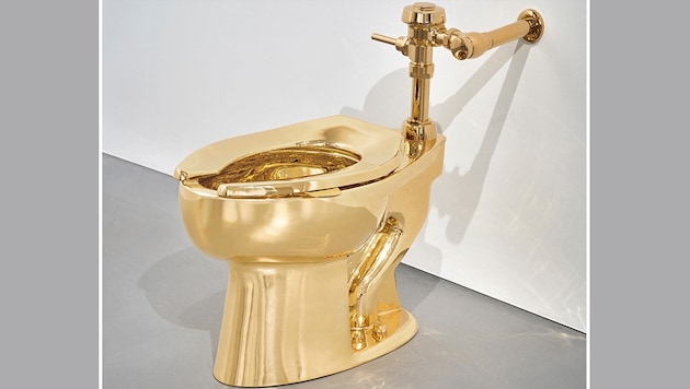 Kunst mit praktischer Funktion: Die Toilette aus Gold von Maurizio Cattelan