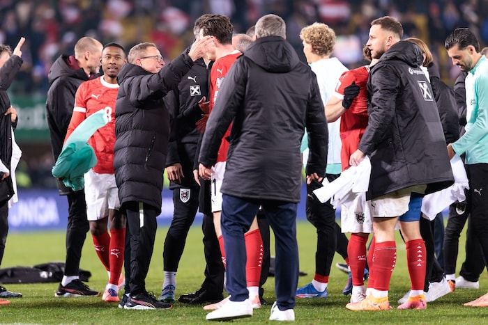 Ralf Rangnick also gave the ÖFB hero a big hug after the final whistle.