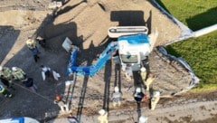 Über die Verletzungen des Baggerführers ist nichts Näheres bekannt. 