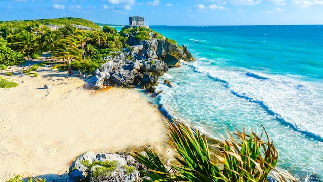 Die einzige Kultstätte der Mayas direkt am Meer. Die Götter konnten in die aufgehende Sonne ...