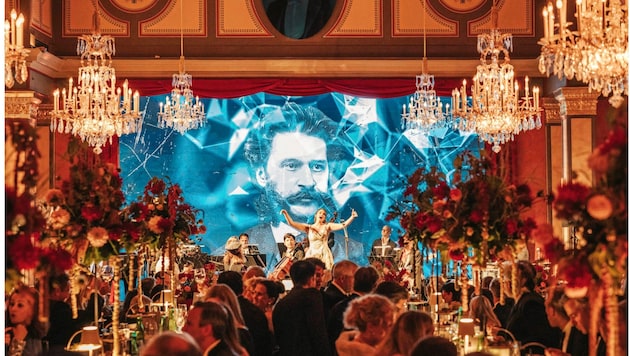 Einmaliges Erlebnis im Casino Zögernitz: ein Konzert im letzten original erhaltenen Konzertsaal, ...