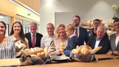 Die Familie Wienerroither eröffnete mit viel Prominenz die neue Backstube.