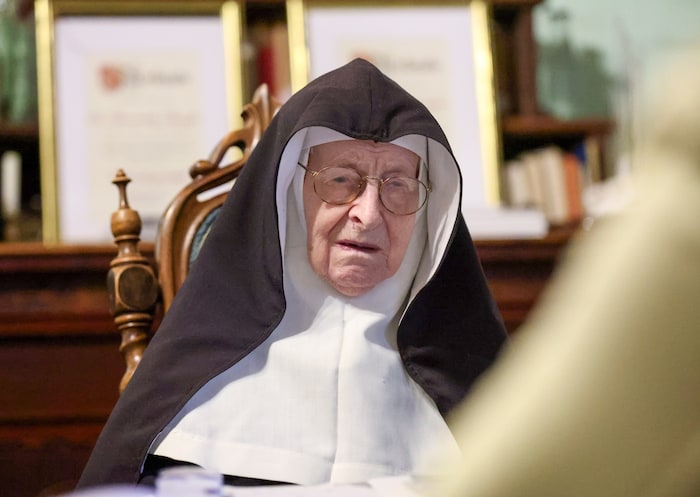 Schwester Regina, die Königliche. Sie war nie eine Frau der großen Worte.