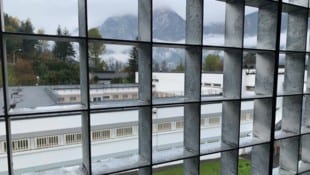 Der Mann randalierte bei der Einlieferung in die Justizanstalt Innsbruck. (Symbolbild)