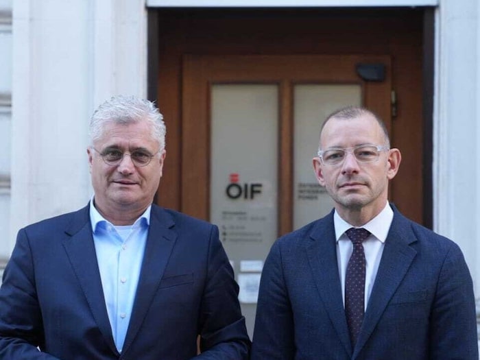 FPÖ Landesrat Martin Antauer und ÖIF-Vorstand Vize Roland Goiser vor dem ÖIF-Zentrum in ...