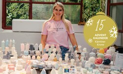Christina Treffer (29) stellt selbst Kerzen her. 