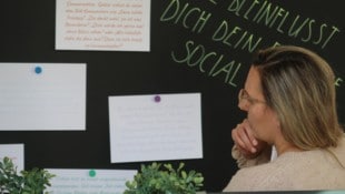 Digitale Gewalt gegen Mädchen kann sehr viele Formen annehmen – oft bekommen die Eltern davon ...