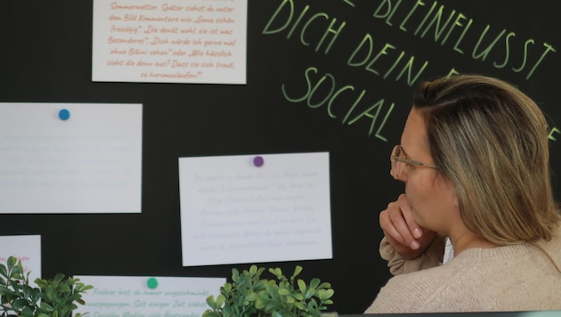 Digitale Gewalt gegen Mädchen kann sehr viele Formen annehmen – oft bekommen die Eltern davon ...