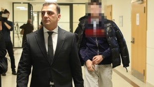 Dem jungen Mandanten von Anwalt Mirsad Musliu (li.) droht Ungemach in mehreren Causen.