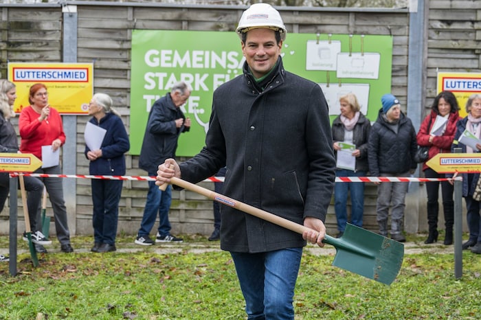 Tierschutzlandesrat Hannes Amesbauer machte den Spatenstich
