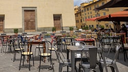 In manchen Teilen von Florenz dürfen Gastronomen ab 2026 keine Tische mehr auf den Straßen ...