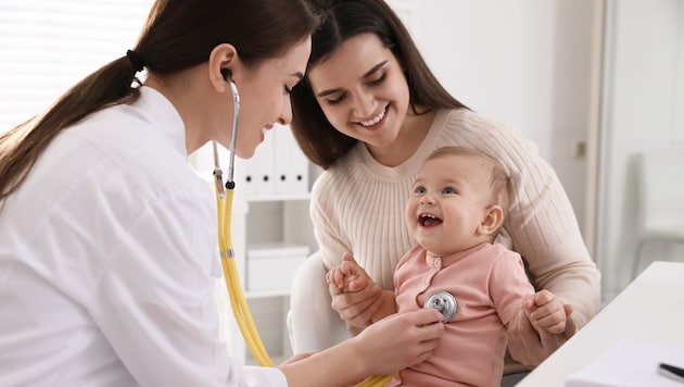 Eine Ärztin vergaß, eine Untersuchung im Pass einzutragen (Symbolbild).