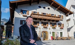 Hannes Rainer ist mit Leib und Seele Goldegger. Als Bürgermeister streckt er sich nach der ...