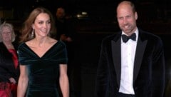 Prinzessin Kate und Prinz William sahen am Mittwochabend bei der Royal Variety Performance aus ...