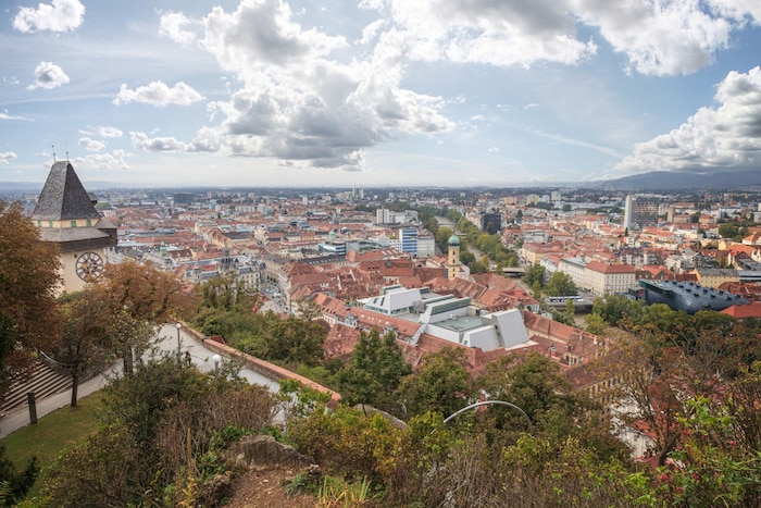 Das Energiewerk Graz verwandelt lokale Reststoffe in Strom und Fernwärme – direkt in Graz.
