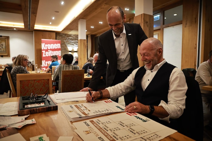 Organisator Max Hafele (rechts) und Franz Mair, der Vorstandsvorsitzende der Tiroler ...