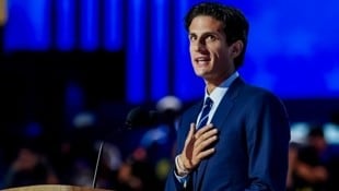 Der 32-jährige Jack Schlossberg wandelt auf den Spuren seines legendären Opas, des 193 ...