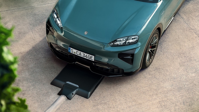Der Cayenne kann auf Wunsch auch induktiv laden.