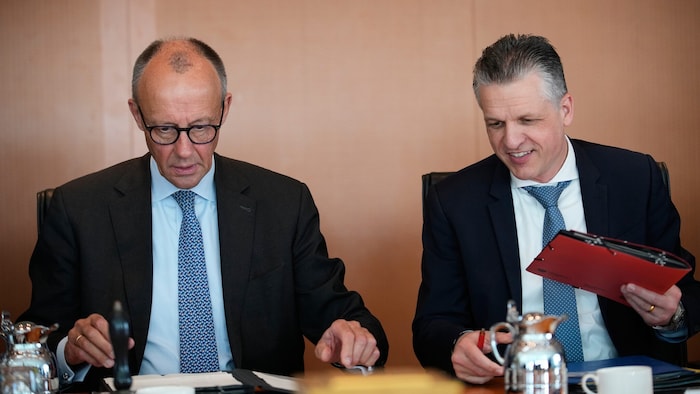 Kanzleramtschef Thorsten Frei (re.) mit dem deutschen Bundeskanzler Friedrich Merz: Frei hält ...