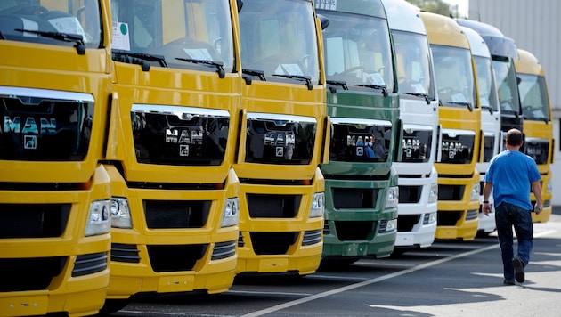 Der Lkw-Hersteller MAN will in Deutschland rund 2300 Stellen abbauen.