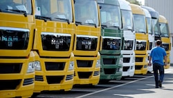 Der Lkw-Hersteller MAN will in Deutschland rund 2300 Stellen abbauen.
