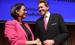 Harald Mahrer war einer der ersten Gratulanten, nachdem Barbara Thaler die Wahl um die WB-Spitze ...