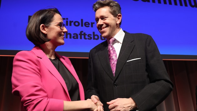 Harald Mahrer war einer der ersten Gratulanten, nachdem Barbara Thaler die Wahl um die WB-Spitze ...