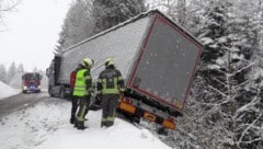 Der Lkw musste gesichert werden. 