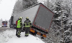Der Lkw musste gesichert werden. 
