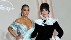 Kris Jenner (re., 70) mit Tochter Kim Kardashian (45)