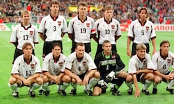 Das international hochkarätige ÖFB-Team von 1998 bei der WM in Frankreich – das in der ...