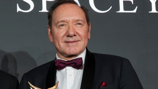 Kevin Spacey soll eine Hauptrolle in einem Kriegsdrama ergattert haben. Der Film soll bei den ...