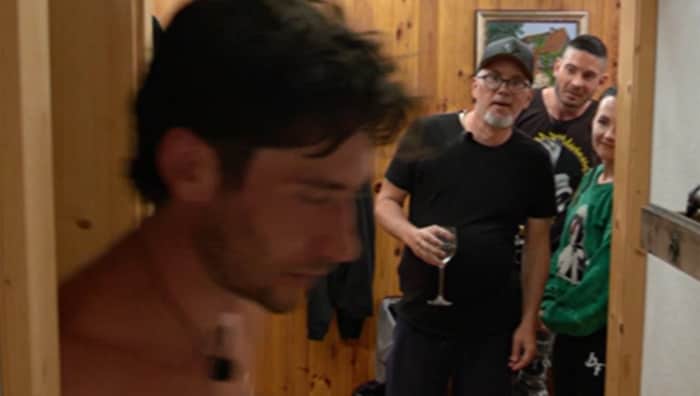 Der „Walk of Shame“ wurde von den Rampensäuen genau beobachtet.