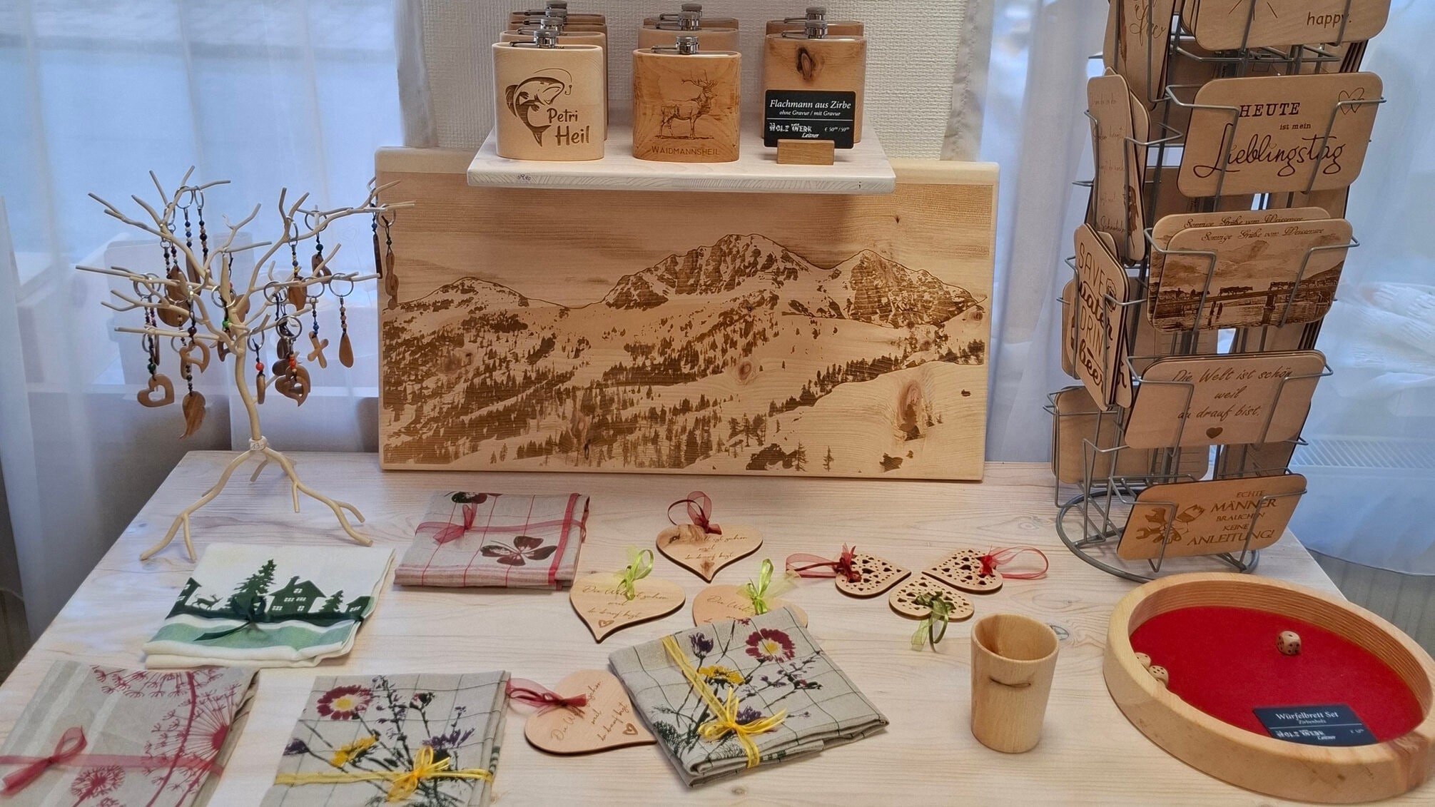 Türchen 1 - Seit zehn Jahren kreiert Heimo Leitner Holzwerke | krone.at Türchen 1 - Seit zehn Jahren kreiert Heimo Leitner Holzwerke | krone.at