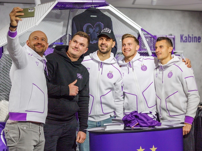 Stadionerlebnisse wie hier im Fanclub mit Coach Helm und Co. können bestmöglich übermittelt ...