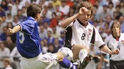 Das 1:2 gegen Italien 1998 in Paris (im Bild Heimo Pfeifenberger gegen Alessandro Costacurta) ...
