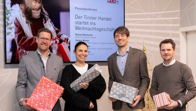 Spartenobmann Roman Eberharter, Verena Wieser (Papier- & Spielwaren), Wolfgang Ziniel (KMU ...